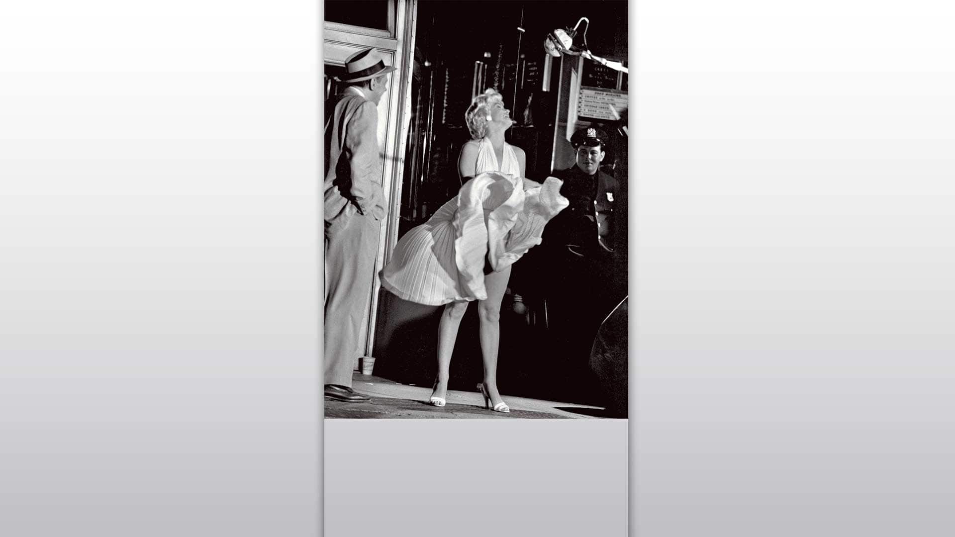 Marilyn durante le riprese di Quando la moglie è in vacanza di Billy Wilder, New York, 1954