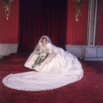 29th July 1981:  Formal portrait of Lady Diana Spencer (1961 - 1997) in her wedding dress designed by David and Elizabeth Emanuel.  (Photo by Fox Photos/Getty Images)