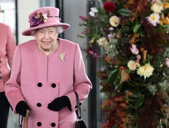 CARDIFF, WALES - OCTOBER 14: Queen Elizabeth II attends the opening ceremony of the sixth session of the Senedd at The Senedd on October 14, 2021 in Cardiff, Wales. (Photo by Chris Jackson/Getty Images)