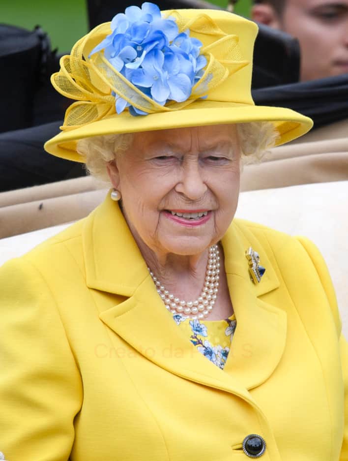 Figurine Reine Élisabeth II - Série Minix 70 - 12 Cm - Collection Originale