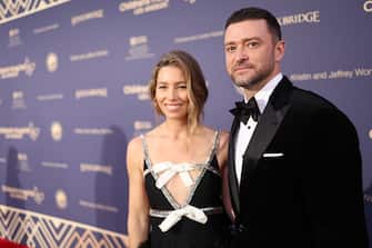 SANTA MONICA, CALIFORNIA - OCTOBER 08: (L-R) Jessica Biel and Justin Timberlake attend the 2022 Childrenâ  s Hospital Los Angeles Gala at the Barker Hangar on October 08, 2022 in Santa Monica, California. (Photo by Matt Winkelmeyer/Getty Images for Children's Hospital Los Angeles)