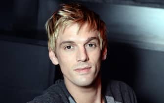 epa10289063 (FILE) - US pop singer Aaron Carter poses for pictures during an interview at K17 prior to a concert in Berlin, Germany, 21 January 2015 (re-issued 05 November 2022). US artist and former child star Aaron Carter,  was found dead 05 November at his home in Southern California, aged 34, according to Carter's representative.  EPA/BRITTA PEDERSEN *** Local Caption *** 51751502