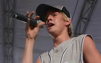 New York, NY  - Aaron Carter was found dead in his Lancaster home today. He is seen here with brother Nick Carter performing at the South Street Seaport in NYC September 6, 2003. He was 34.

Pictured: Aaron Carter

BACKGRID USA 5 NOVEMBER 2022 

BYLINE MUST READ: DARA / BACKGRID

USA: +1 310 798 9111 / usasales@backgrid.com

UK: +44 208 344 2007 / uksales@backgrid.com

*UK Clients - Pictures Containing Children
Please Pixelate Face Prior To Publication*