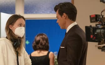 USA. Olivia Wilde and Harry Styles on the set of the (C)Warner Bros. Pictures new movie: Don't Worry Darling (2022). 
Plot: A 1950s housewife living with her husband in a utopian experimental community begins to worry that his glamorous company may be hiding disturbing secrets.
Ref:  LMK106-J83512-200922
Supplied by LMKMEDIA. Editorial Only.
Landmark Media is not the copyright owner of these Film or TV stills but provides a service only for recognised Media outlets. pictures@lmkmedia.com