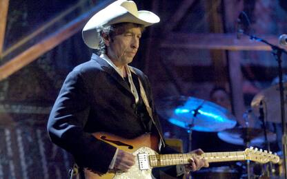 Bob Dylan si scusa per le firme con software su libri e opere d'arte