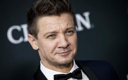 Jeremy Renner, compleanno in ospedale dopo l'incidente