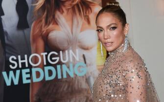 7 jennifer_lopez_look_premiere_un_matrimonio_esplosivo_ipa - 1 7 jennifer_lopez_look_premiere_un_matrimonio_esplosivo_ipa - 1