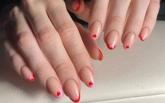 2 unghie_san_valentino_idee_manicure_ig - 1 2 unghie_san_valentino_idee_manicure_ig - 1