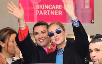 2 sanremo_2023_arrivi_green_carpet_chiara_ferragni_giovanna_civitillo__ipa - 1 2 sanremo_2023_arrivi_green_carpet_chiara_ferragni_giovanna_civitillo__ipa - 1