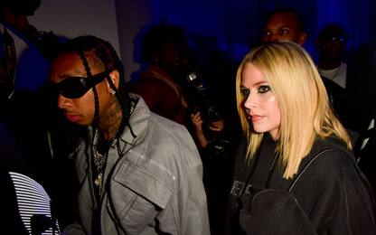 Avril Lavigne e Tyga, il bacio alla Paris Fashion Week 2023