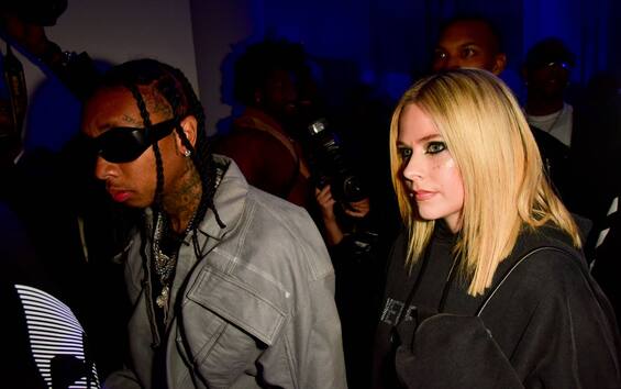 Avril Lavigne confirms relationship with Tyga, kiss at Paris Fashion Week 2023