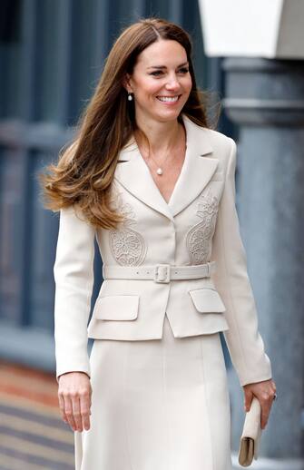 LONDON, UNITED KINGDOM - APRIL 27: (EMBARGOED FOR PUBLICATION IN UK NEWSPAPERS UNTIL 24 HOURS AFTER CREATE DATE AND TIME) Catherine, Duchess of Cambridge, Patron of the Royal College of Obstetricians and Gynaecologists, visits the headquarters of the Royal College of Midwives (RCM) and the Royal College of Obstetricians and Gynaecologists (RCOG) on April 27, 2022 in London, England. The Princess Royal and Duchess of Cambridge are visiting the headquarters to hear about the ways in which the RCM and the RCOG are working together to improve maternal health care, ensuring women are receiving the safest and best care possible at one of the most significant times in their lives. (Photo by Max Mumby/Indigo/Getty Images)