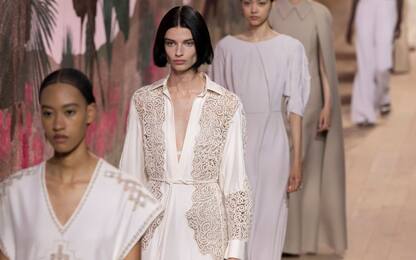 Parigi Haute Couture 2023, la sfilata di Dior. FOTO