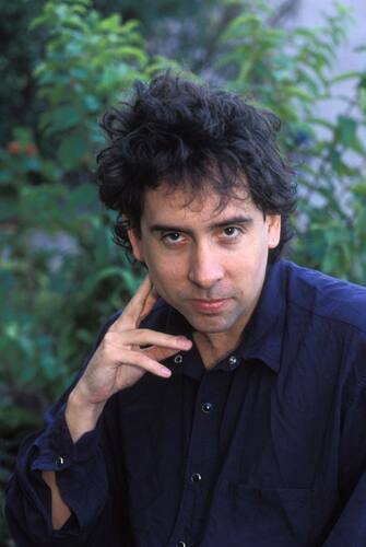 956670468 Portrait of Tim Burton at the Festival du Cinéma Américain de Deauville in September 1989, France. (Photo by GARCIA/PICOT/Gamma-Rapho via Getty Images)