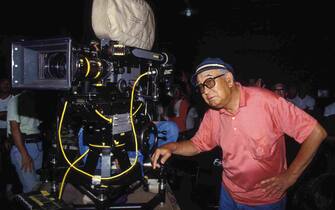 Le metteur en scène Akira Kurosawa sur le plateau de son nouveau film le 13 septembre 1990 au Japon. (Photo by Kurita KAKU/Gamma-Rapho via Getty Images)