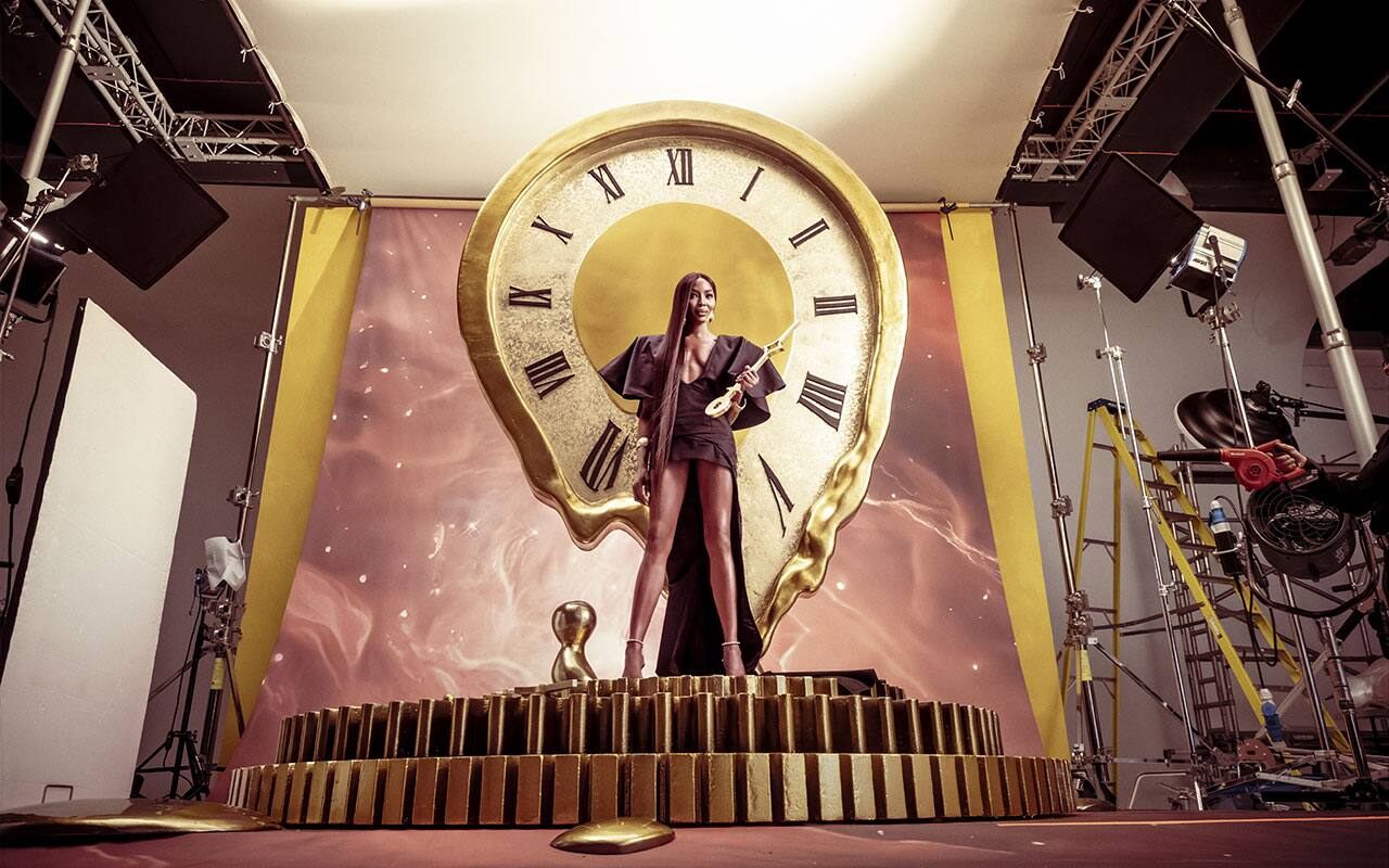 Calendario Pirelli 2024, gli scatti del backstage di Prince Gyasi FOTO