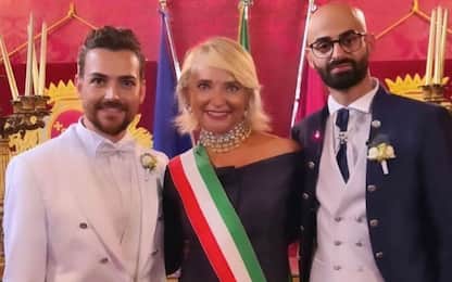 Valerio Scanu sposa Luigi Calcara, matrimonio con serenata a Roma