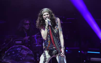 Gli Aerosmith hanno rinviato il tour d'addio per un problema vocale