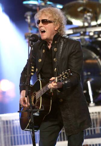 NEW YORK, NEW YORK - MARCH 29: Ian Hunter performs onstage during the 2019 Rock & Roll Hall Of Fame Induction Ceremony - Show at Barclays Center on March 29, 2019 in New York City. (Photo by Kevin Kane/Getty Images For The Rock and Roll Hall of Fame)