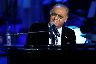 NAPLES, ITALY - 2020/02/15: The singer and presenter Renzo Arbore during the TV show Una Storia Da Cantare, in the Rai auditorium in Naples. (Photo by Marco Cantile/LightRocket via Getty Images)