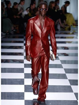 09_versace_2024_milano_fashion_week_sfilata_ipa - 1