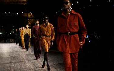 Paris Fashion Week, la sfilata di Saint Laurent. FOTO