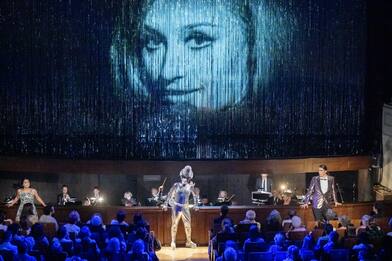 Raffa in the Sky, a Bergamo la nuova opera ispirata a Raffaella Carrà