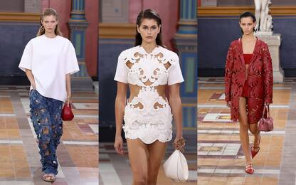 Moda Spring/Summer 2024, la sfilata Valentino alla Paris Fashion Week