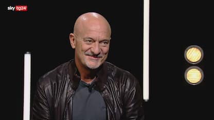 Claudio Bisio ospite a Stories. VIDEO