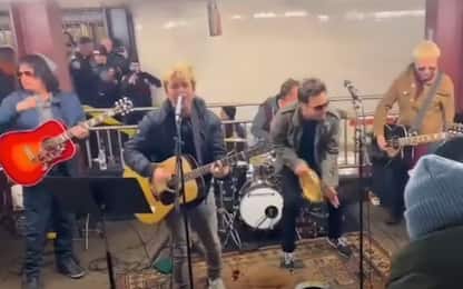 Green Day, concerto improvvisato con Jimmy Fallon in metro a New York