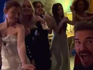 Victoria balla con le Spice Girls per i suoi 50 anni. Il video 