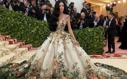 Katy Perry, la foto al Met Gala 2024 generata dall'IA inganna la madre