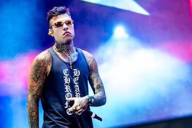 Fedez ricoverato d’urgenza per nuovo malore. Dimesso in mattinata