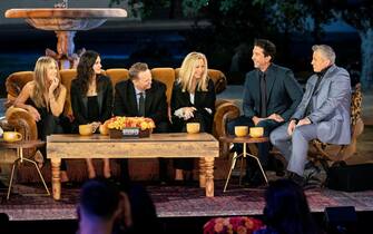 epa09231502 An undated handout photo made available by HBO Max shows the cast of the US series 'Friends' (L-R) Jennifer Aniston, Courteney Cox, Matthew Perry, Lisa Kudrow, David Schwimmer and Matt Leblanc during the special 'Friends: The Reunion' Los Angeles. The retrospective meeting combines interviews and intimate moments between the actors of this comedy. Seventeen years after their goodbye, the six stars of 'Friends' reunited in the special program that premieres on HBO Max on 27 May 2021.  EPA/Terence Patrick HANDOUT ONLY AVAILABLE TO ILLUSTRATE THE ACCOMPANYING NEWS / MANDATORY CREDIT HANDOUT EDITORIAL USE ONLY/NO SALES