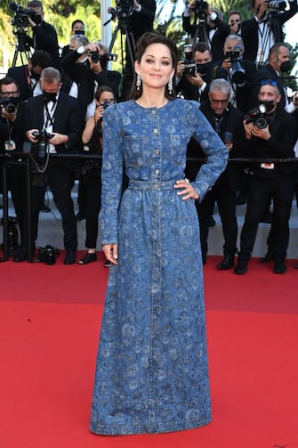 CANNES, FRANCE - JULY 10: Marion Cotillard attends the "De Son Vivant (Peaceful)" screening during the 74th annual Cannes Film Festival on July 10, 2021 in Cannes, France.  (Photo by Pascal Le segretain / Getty Images)