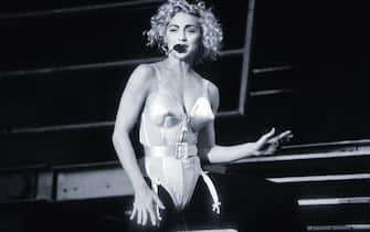 Feyenoord Stadion - De Kuip - Rotterdam - Holland - 24/07/1990
Madonna: Blonde Ambition Tour. She is wearing a Jean Paul Gaultier conical bra corset.
Photo gie Knaeps