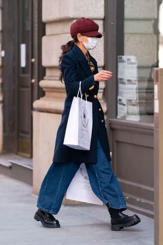 NEW YORK, NEW YORK - JANUARY 25: Katie Holmes is seen in SoHo on January 25, 2021 in New York City. (Photo by Gotham/GC Images)