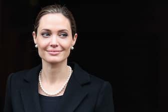 LONDON, ENGLAND - APRIL 11:  Actress Angelina Jolie leaves Lancaster House after attending the G8 Foreign Minsters' conference on April 11, 2013 in London, England. G8 Foreign Ministers are holding a two day meeting where they will discuss the situation in the Middle East; including Syria and Iran, security and stability across North and West Africa, Democratic People's Republic of Korea and climate change. British Foreign Secretary William Hague will also highlight five key policy priorities.  (Photo by Oli Scarff/Getty Images)