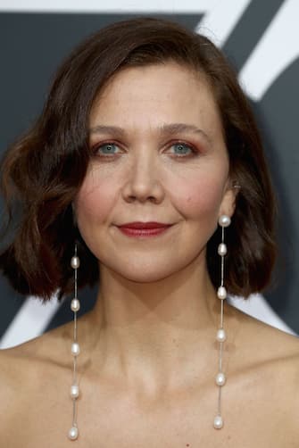 BEVERLY HILLS, CA - JANUARY 07:  Maggie Gyllenhaal attends The 75th Annual Golden Globe Awards at The Beverly Hilton Hotel on January 7, 2018 in Beverly Hills, California.  (Photo by Frederick M. Brown/Getty Images)