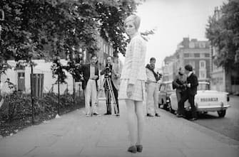 12th June 1966:  English fashion model and sixties icon Twiggy in the King's Road, London.  (Photo by Stan Meagher/Express/Getty Images)