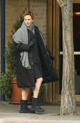 NEW YORK - FEBRUARY 20:  ***EXCLUSIVE*** (ITALY, NEW YORK NEWS AND NEWSDAY OUT)  Nicole Kidman walks in front of the San Domenico restaurant while filming a movie in Central Park February 20, 2004 in New York City.  (Photo by Arnaldo Magnani/Getty Images)