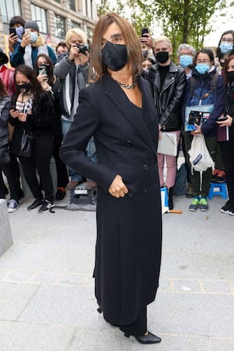 PARIS, FRANCE - OCTOBER 06: Carine Roitfeld attends the Louis Vuitton Womenswear Spring/Summer 2021 show as part of Paris Fashion Week on October 06, 2020 in Paris, France. (Photo by Pierre Suu/Getty Images)