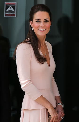 ADELAIDE, AUSTRALIA - APRIL 23: Catherine, Duchess of Cambridge arrives at the Playford Civic Centre on April 23, 2014 in Adelaide, Australia. The Duke and Duchess of Cambridge are on a three-week tour of Australia and New Zealand, the first official trip overseas with their son, Prince George of Cambridge.  (Photo by Daniel Kalisz/Getty Images)