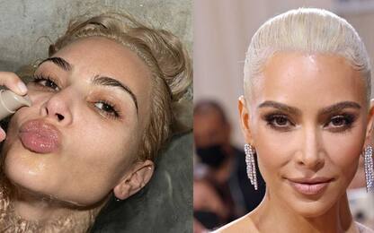 Kim Kardashian senza make-up per lanciare il nuovo olio per la pelle