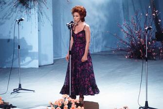 186415007 Italian singer and actress Ornella Vanoni performing at the 20th Sanremo Music Festival. Sanremo, Febraury 1970. (Photo by Mondadori via Getty Images)