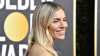 BEVERLY HILLS, CALIFORNIA - JANUARY 05: Sienna Miller attends the 77th Annual Golden Globe Awards at The Beverly Hilton Hotel on January 05, 2020 in Beverly Hills, California.  (Photo by Frazer Harrison / Getty Images)