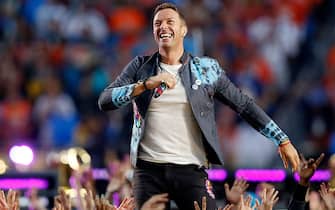 SANTA CLARA, CA - FEBRUARY 07: Chris Martin of Coldplay performs during the Pepsi Super Bowl 50 Halftime Show at Levi's Stadium on February 7, 2016 in Santa Clara, California.  (Photo by Ezra Shaw / Getty Images)
