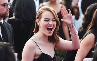 LOS ANGELES, CA - JANUARY 29:  Actress Emma Stone arrives at the 23rd annual Screen Actors Guild Awards at The Shrine Auditorium on January 29, 2017 in Los Angeles, California.  (Photo by Emma McIntyre/Getty Images for TNT)