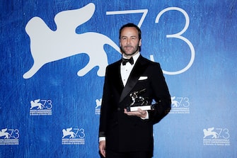 VENICE, ITALY - SEPTEMBER 10:  irector Tom Ford poses with the Silver Lion for Grand Jury Prize for 'Nocturnal Animals' as he during the 73rd Venice Film Festival at Palazzo del Casino on September 10, 2016 in Venice, Italy.  (Photo by Vittorio Zunino Celotto/Getty Images)