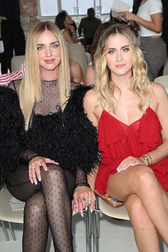 PARIS, FRANCE - JULY 05: (EDITORIAL USE ONLY - For Non-Editorial use please seek approval from Fashion House)  Chiara Ferragni  and Valentina Ferragni attend the Alexandre Vauthier Haute Couture Fall Winter 2022 2023 show as part of Paris Fashion Week  on July 05, 2022 in Paris, France. (Photo by Stephane Cardinale - Corbis/Corbis via Getty Images)